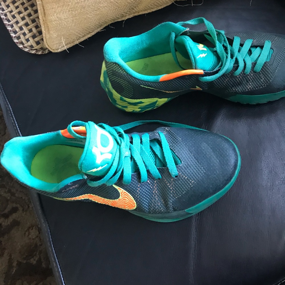 Men’s KD’s size 10